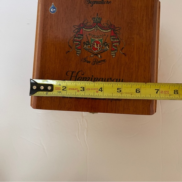 Vintage Arturo Fuente Hemingway Wood Cigar Box - Picture 6 of 7